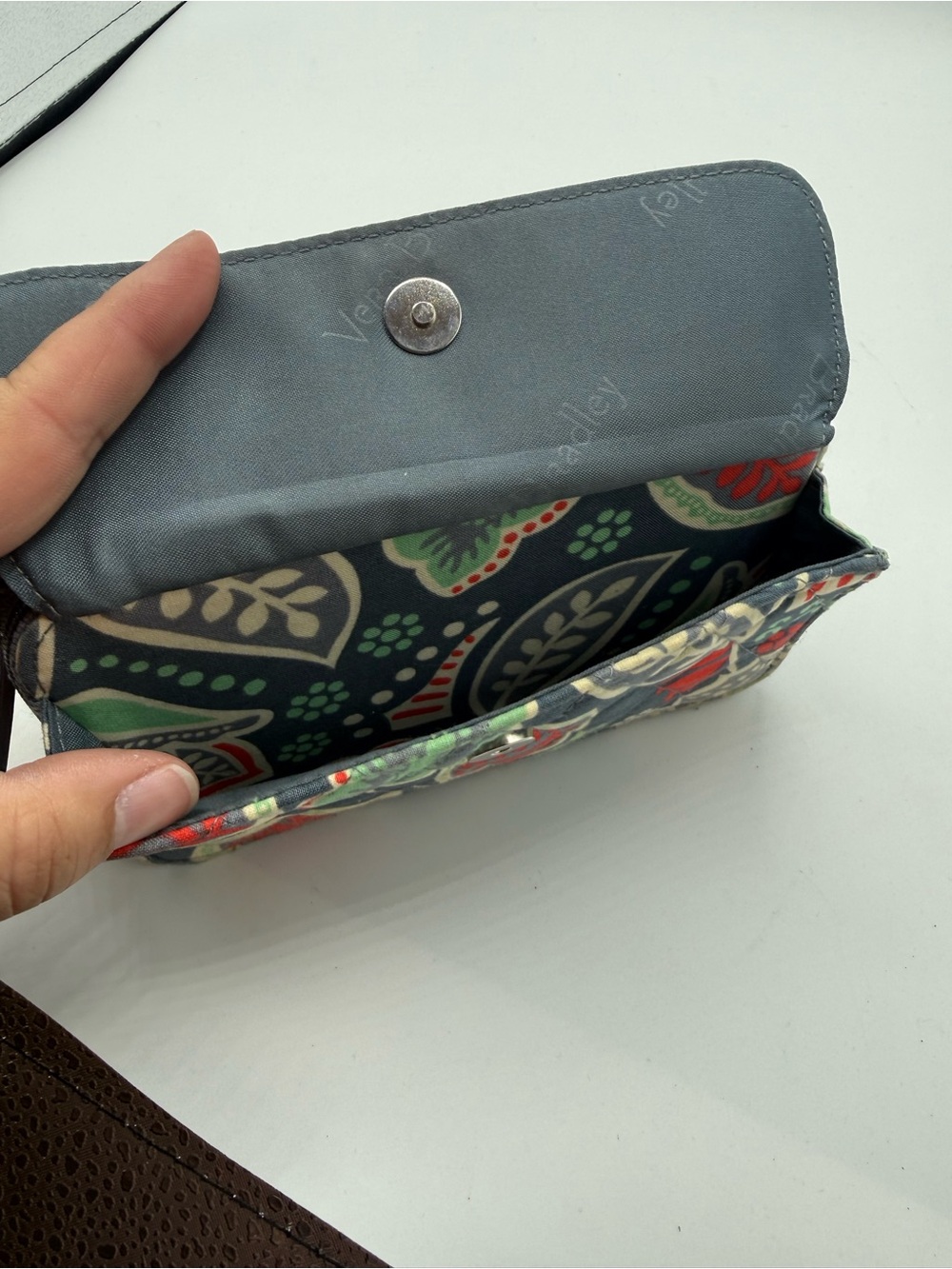 Vera Bradley Nomadic Floral Smart phone wristlet wallet Credit Card - Picture 2 of 5